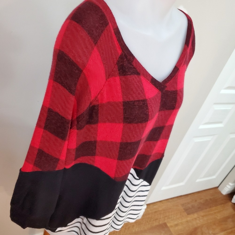Rickis Red and Black Plaid V-Neck Sweater 1x - Picture 6 of 13